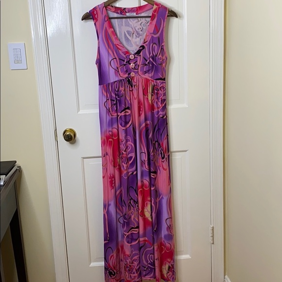Hera Dresses & Skirts - Hera Empire Waist Maci Dress